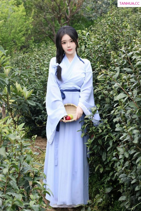   [XiuRen]高清写真图 2024.04.12 No.8386 小薯条nienie 美臀性感第15张图片
